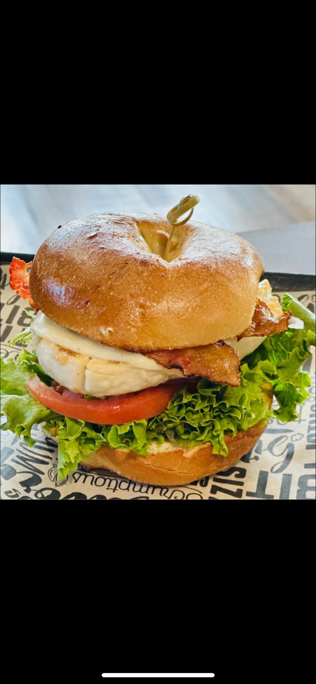 GRILLED CHICKEN SANDWICH.