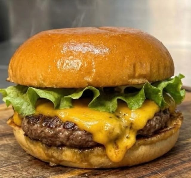 MARY'S CHEESEBURGER.