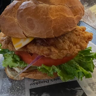 CRISPY CHICKEN SANDWICH