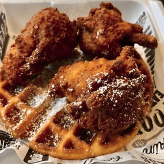 MARY'S CHICKEN & WAFFLES