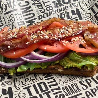 AVOCADO TOAST W/EGGS