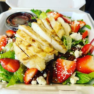 SUMMER STRAWBERRY SALAD